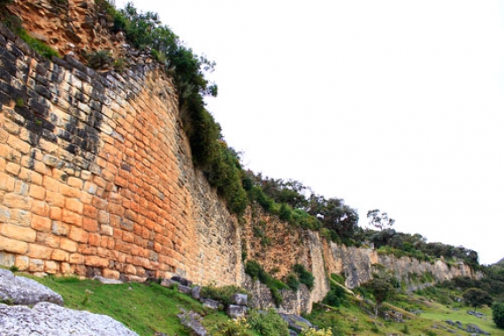 INVESTIGACIÓN, CONSERVACIÓN Y ACONDICIONAMIENTO TURÍSTICO DE LA FORTALEZA DE KUÉLAP.